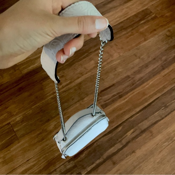 Guess Heritage Pop Monogram Cream Leather Convertible Crossbody Shoulder Bag - Picture 6 of 11